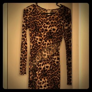 Long sleeved leopard dress with slit